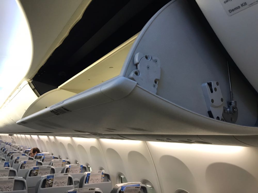 Utair представила обновленный бренд